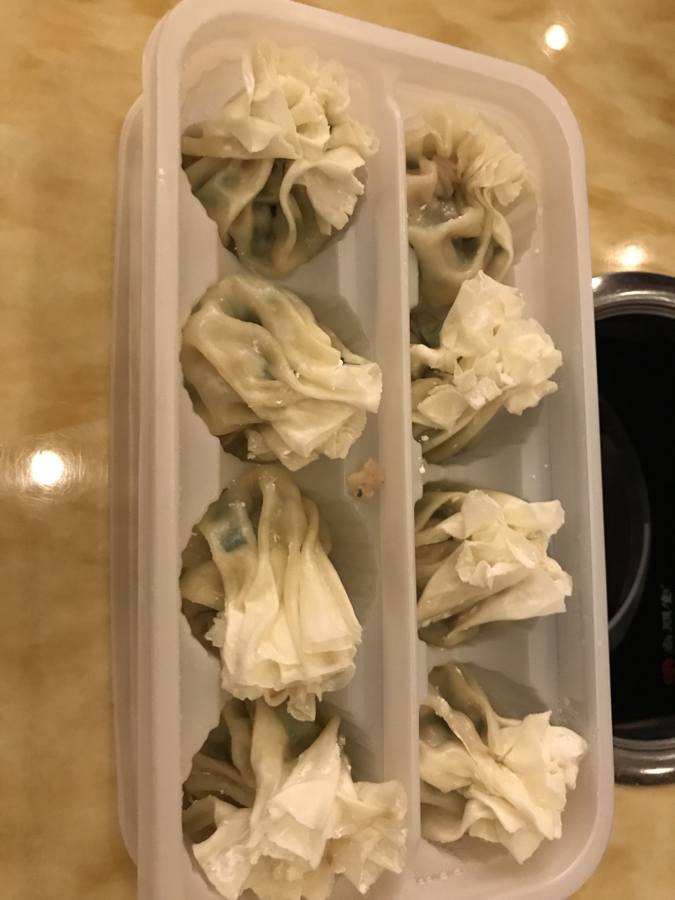 于是按推荐叫过这家店的烧麦外卖,点的是猪肉韭菜蒸烧卖还有羊肉大葱