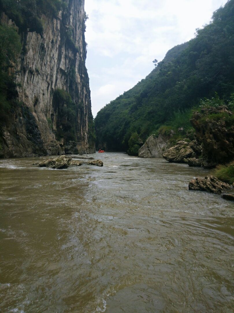 马岭河峡谷漂流