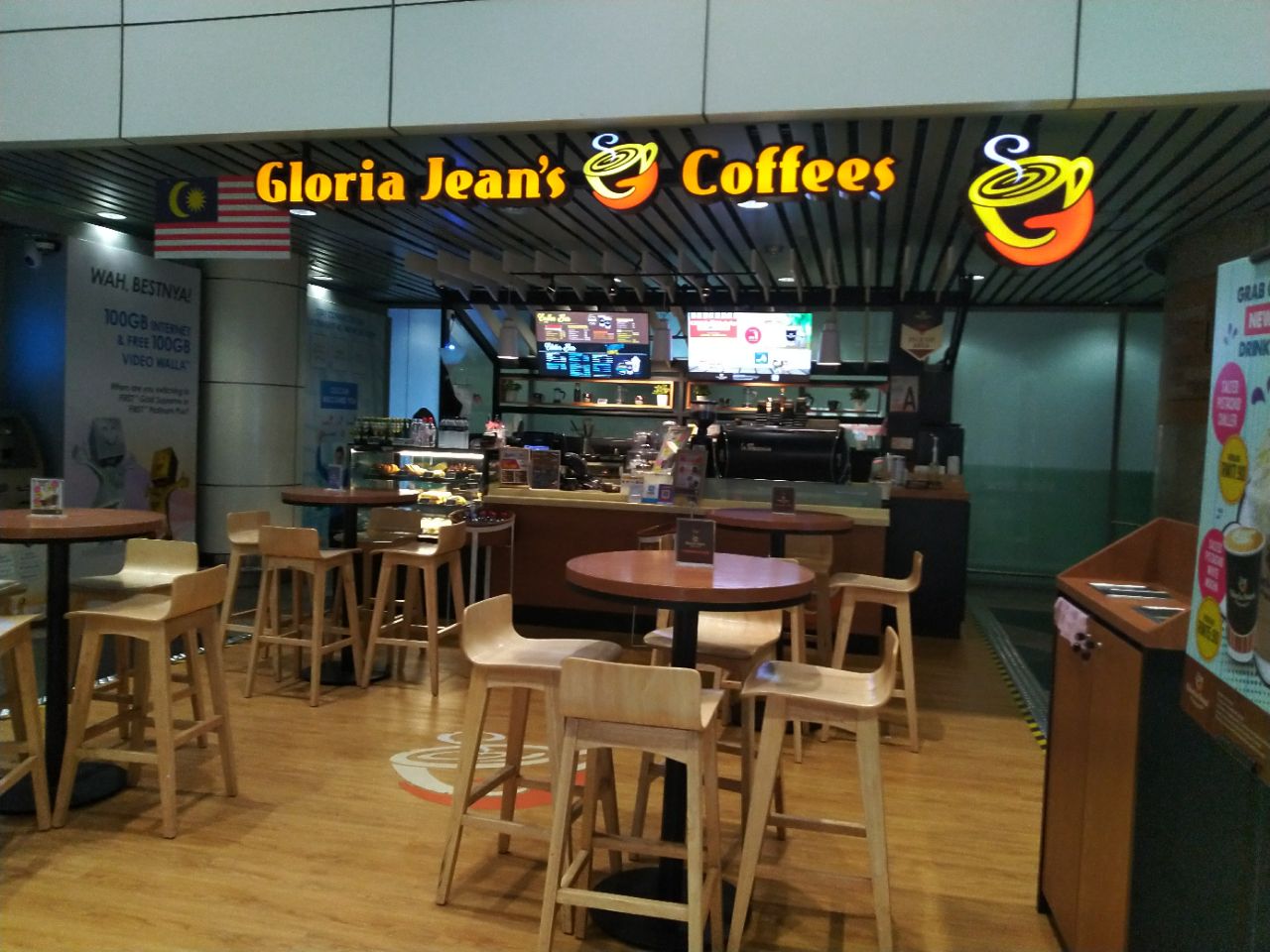 gloria jeans coffees