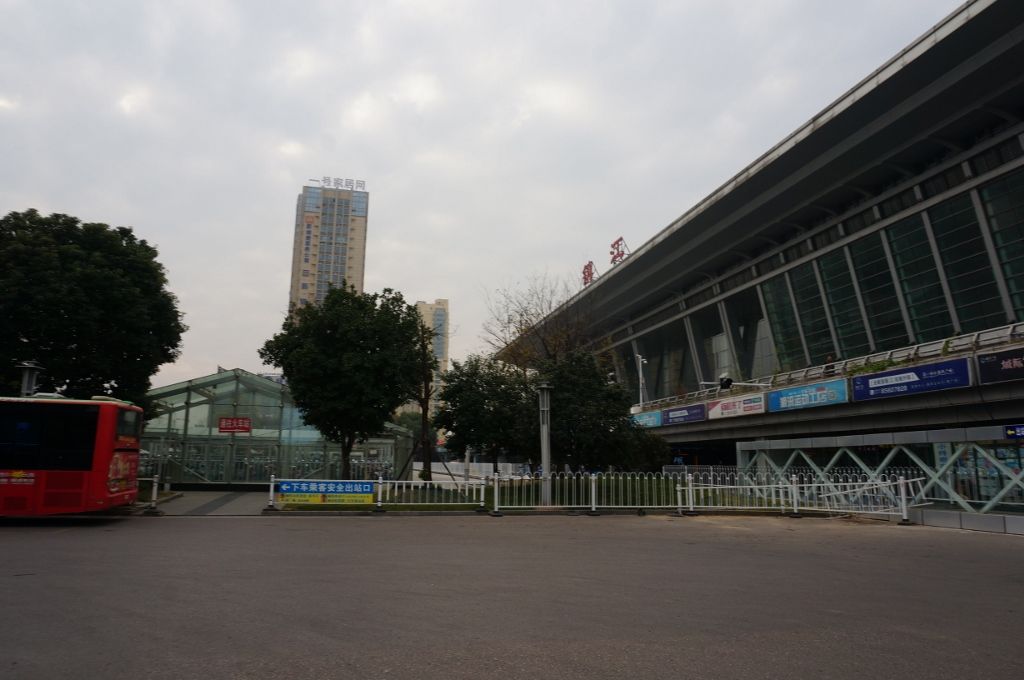 镇江火车站南北广场图片