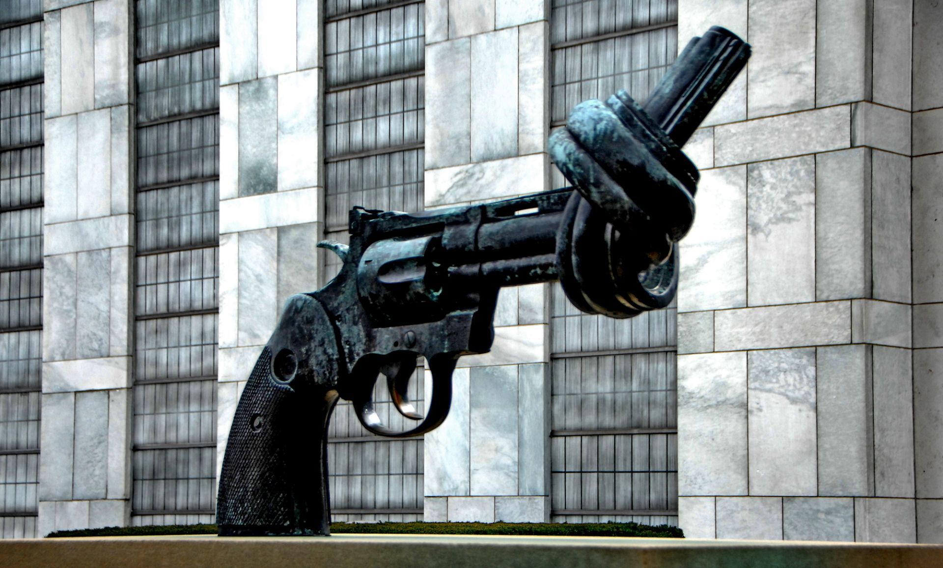 联合国总部雕像图片
