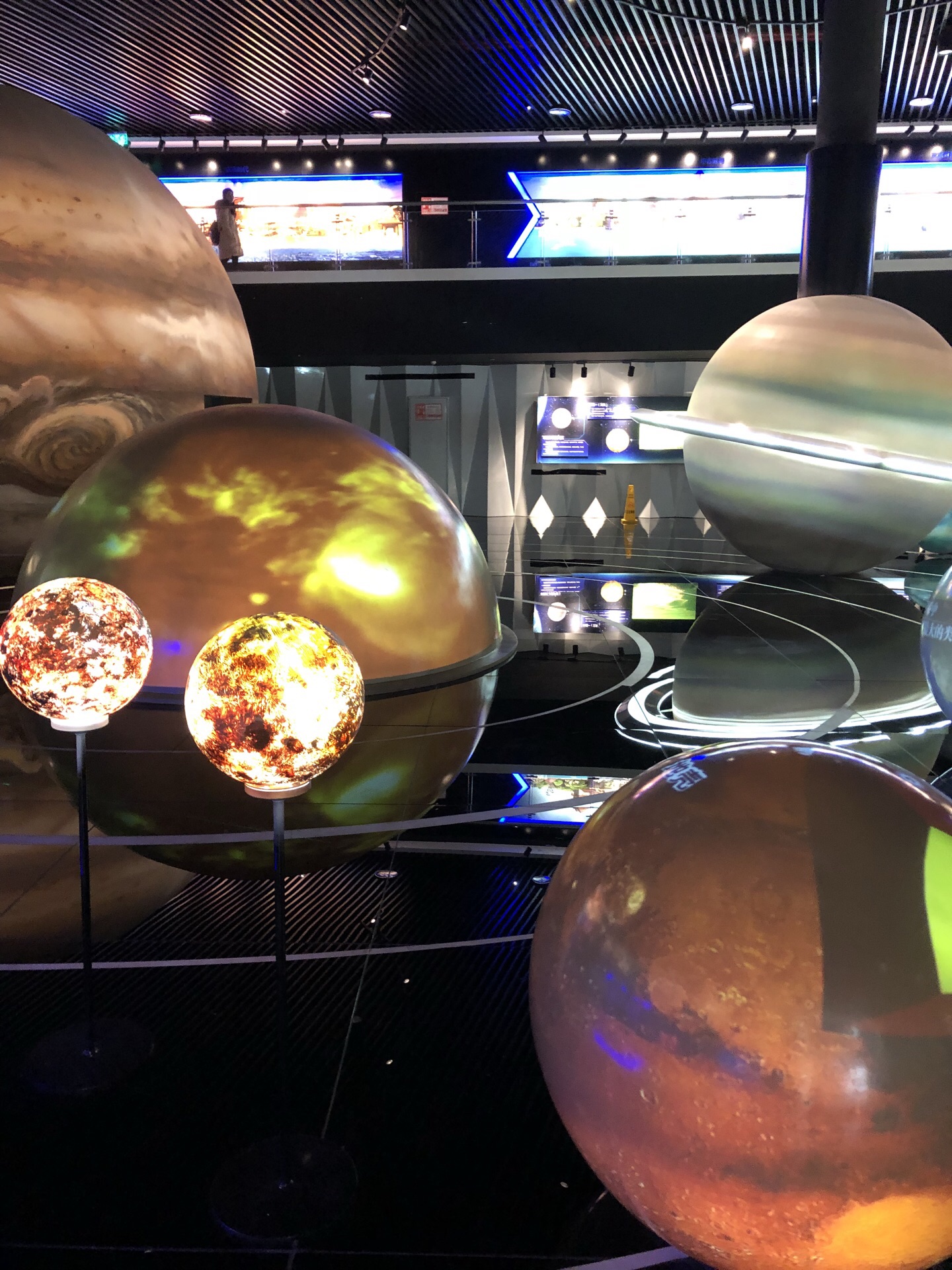 举世闻名的中国天眼全世界最大的射电望远镜中国人又一领先世界的创举