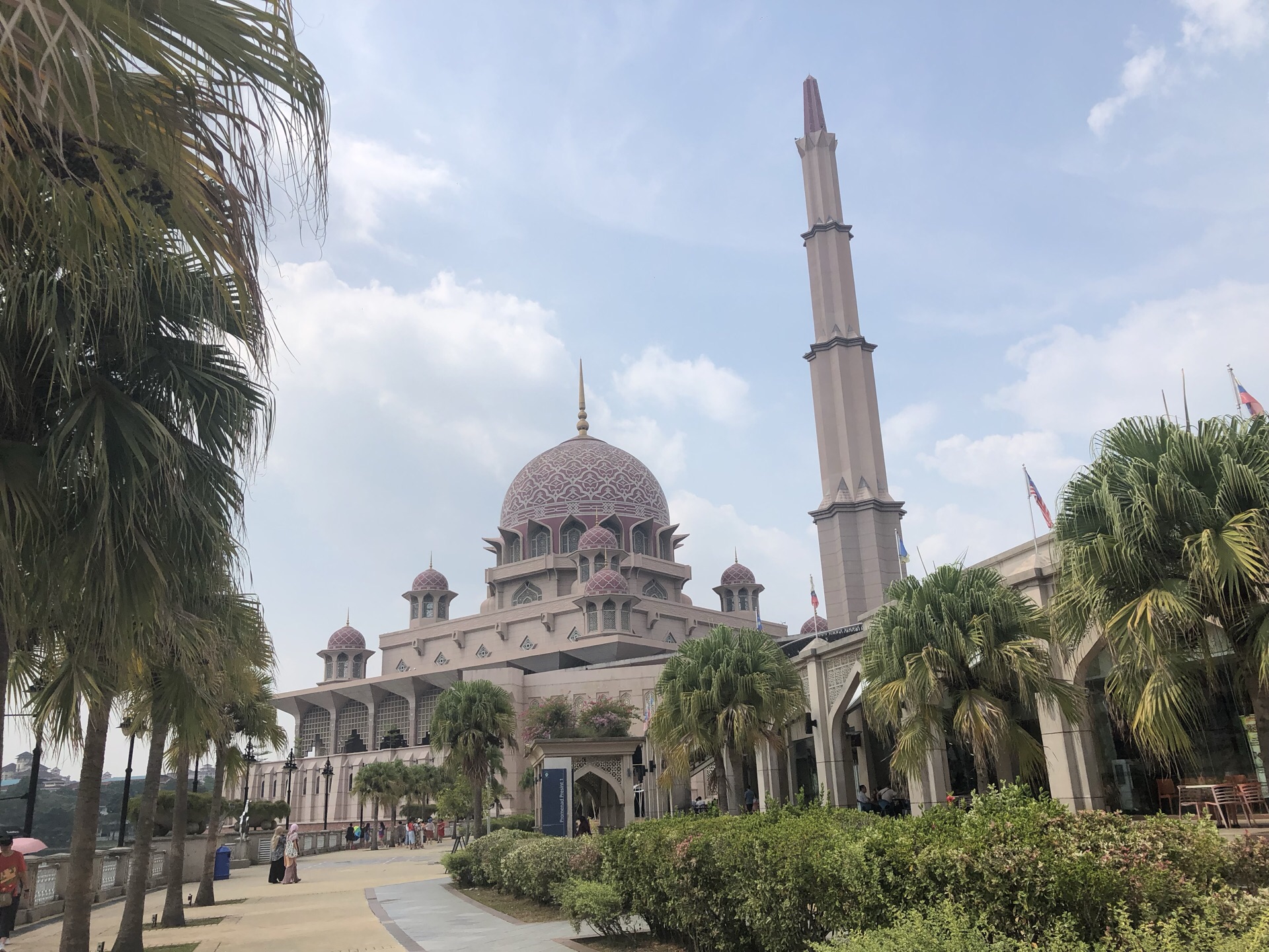 早就听说窦店清真寺是华北地区最大的清真寺，一直想去看看