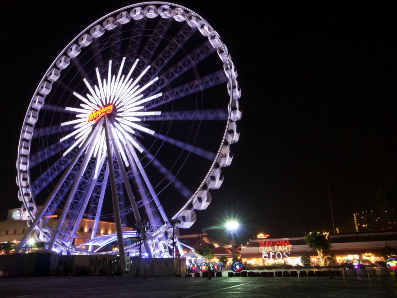 曼谷夜市摩天轮