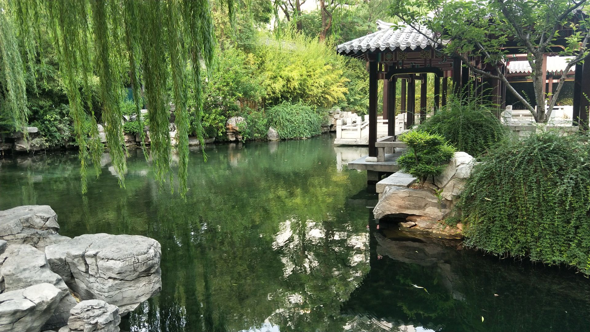 回马泉是位于济南五龙潭景区内的一处泉眼,是上升泉