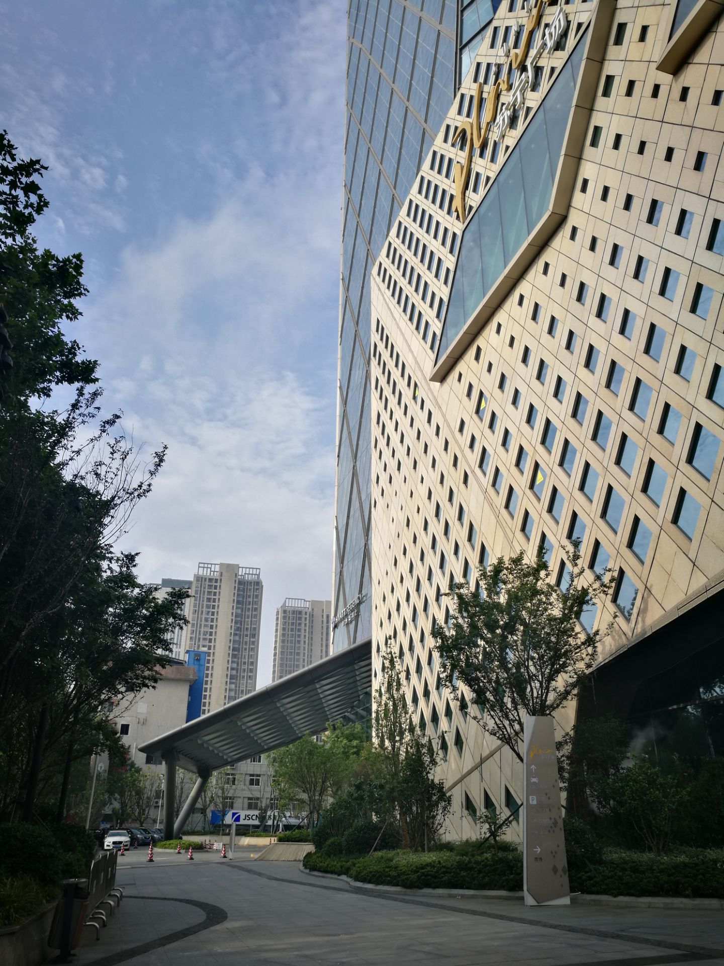 【携程攻略】镇江商业城购物,商业城是一个购物的综合体,以奥特莱斯