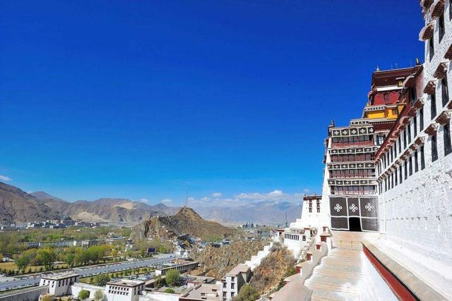 100q18000001425pu76EA_R_1024_10000_Q90.jpg?proc=autoorient