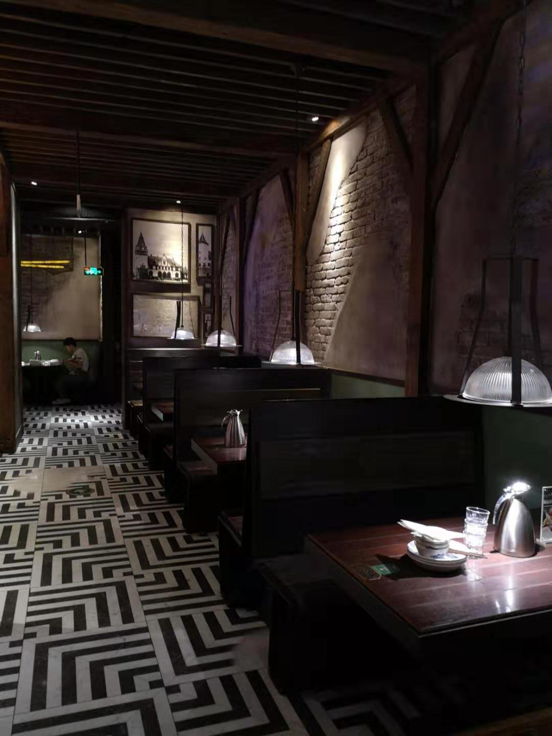 【携程美食林】青岛前海沿(延吉路cbd万达店)餐馆,餐厅装修装饰优雅