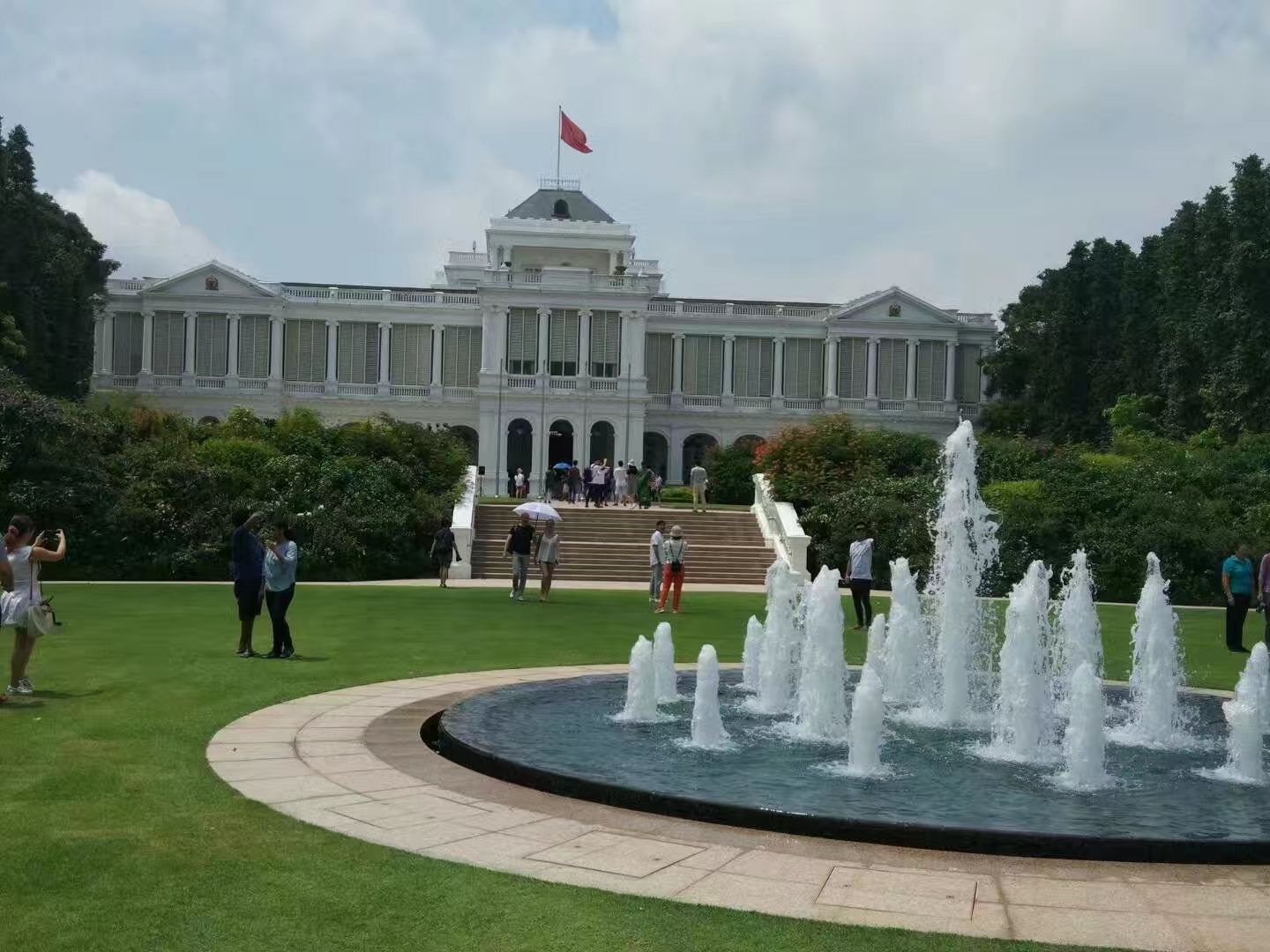 柬埔寨-新加坡总理认为两国最近短时间不愉快的事是一场恶梦