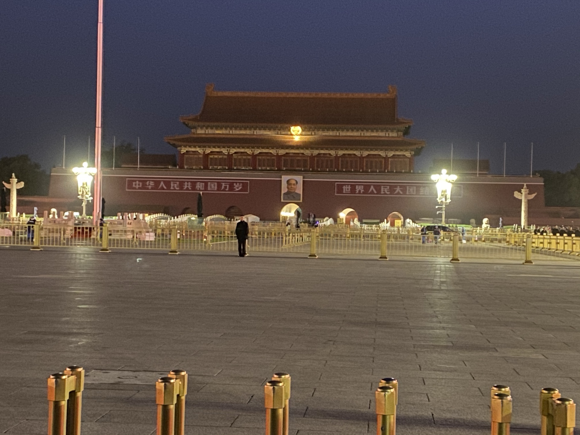 外国留学生看天安门升旗：被中国人的爱国热情震撼