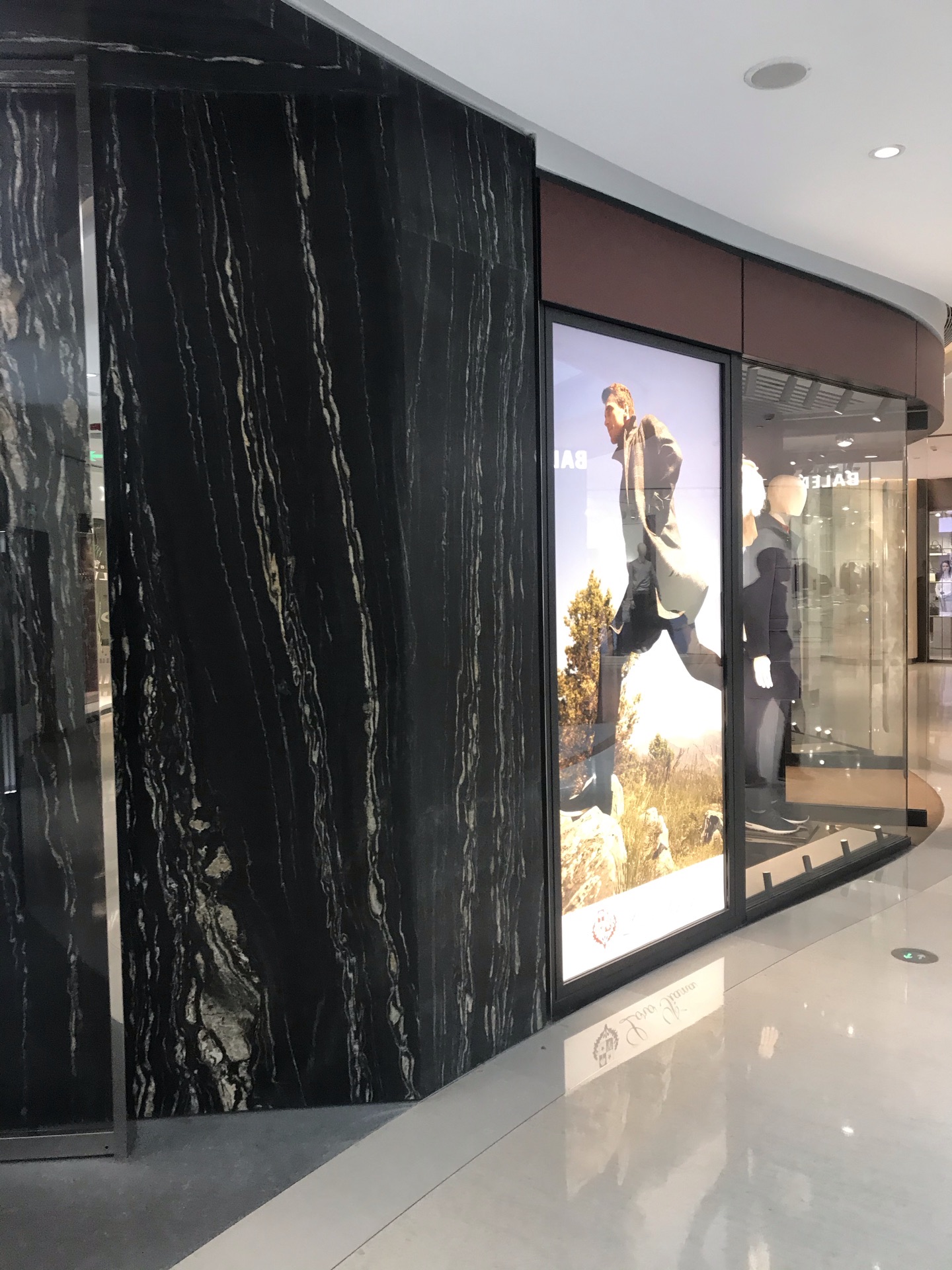 上海celine(国金中心店)购物攻略,celine(国金中心店)物中心/地址