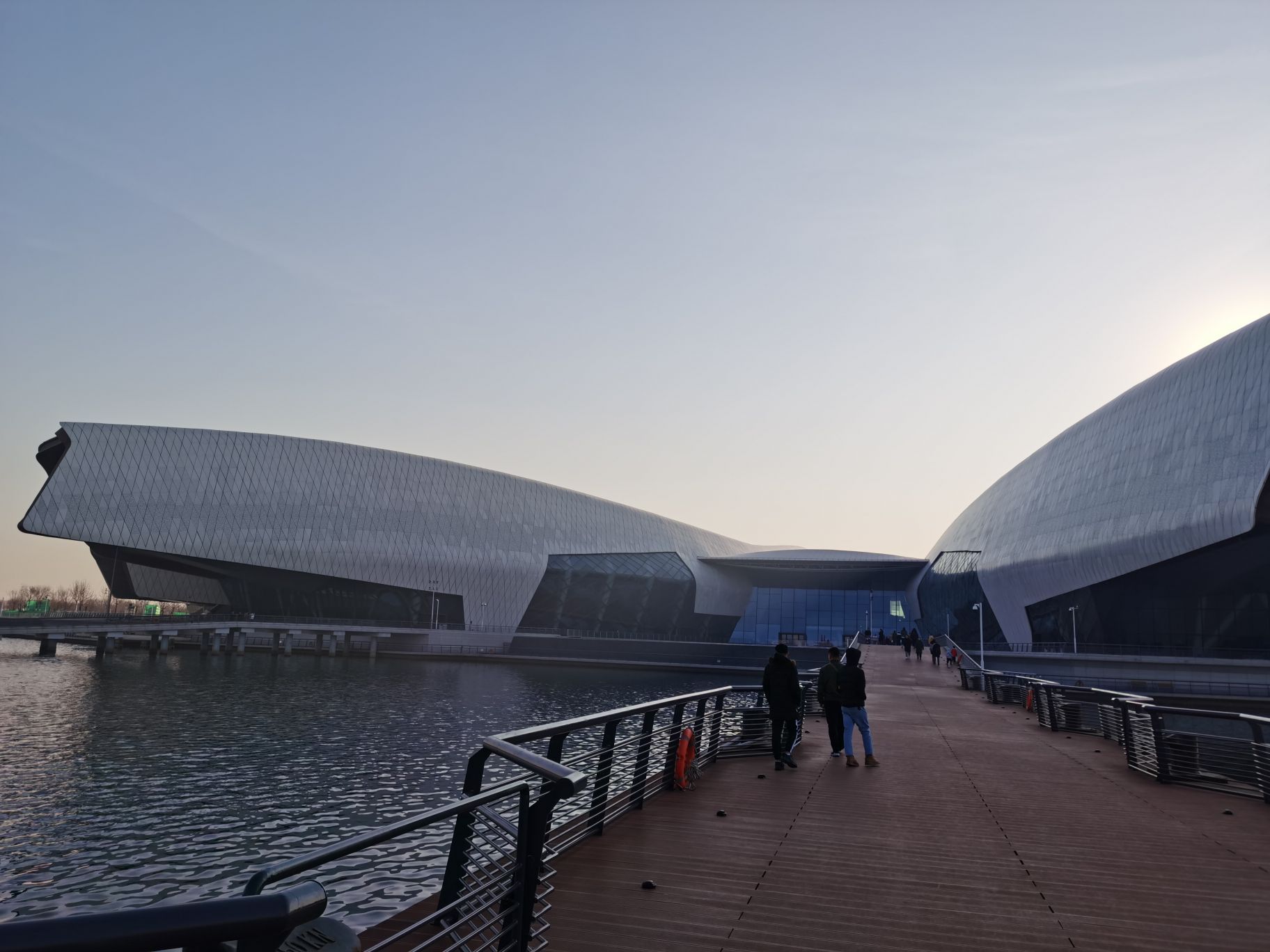 中国国家海洋博物馆船体状屋顶群 - 普象网