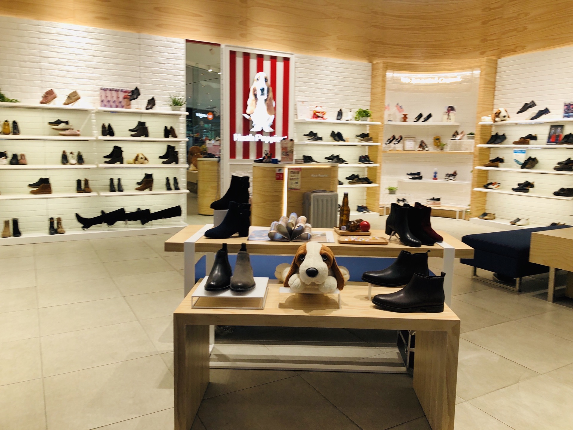 暇步士(赛特奥特莱斯店)