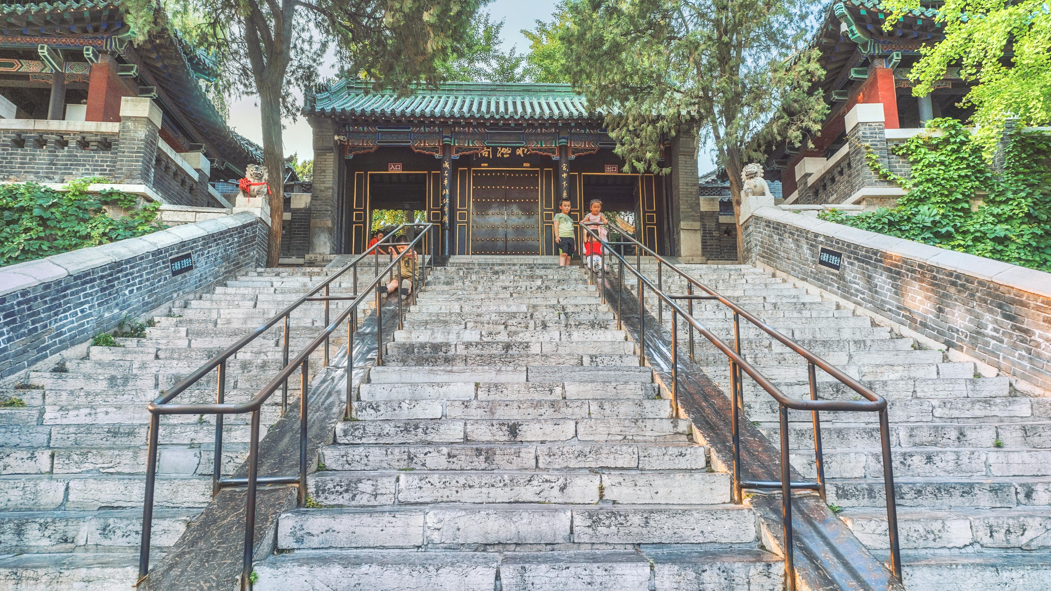 北极阁 直线距离108m