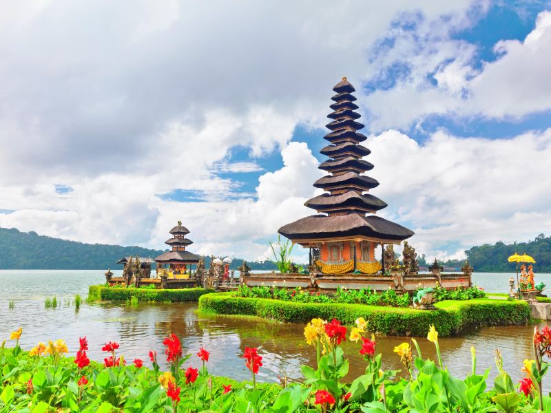 需 2-3小时 更多详情 预订 点评 推荐 酒店酒店 龙目岛阿斯托里亚酒店