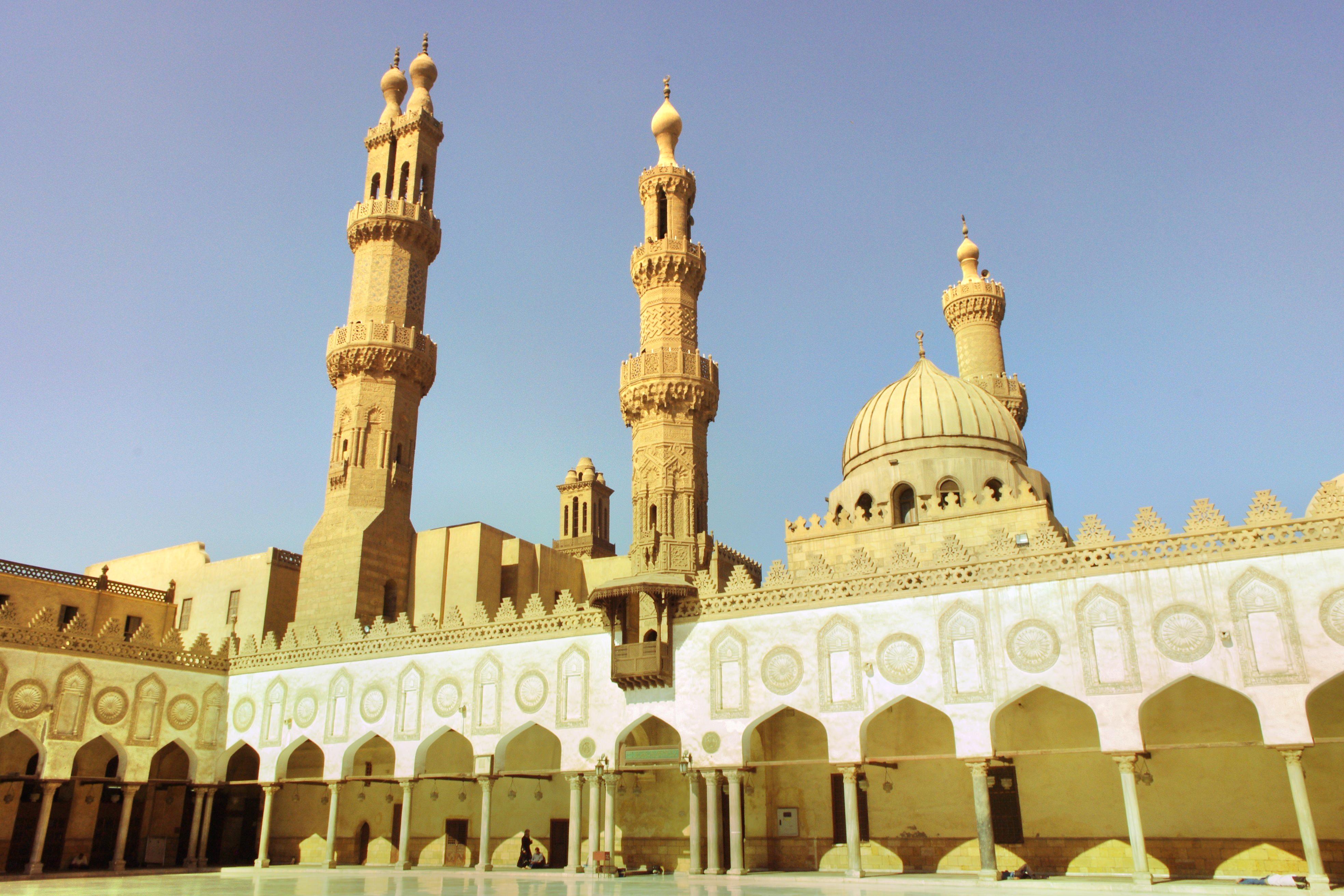 manzil zienab khatoon