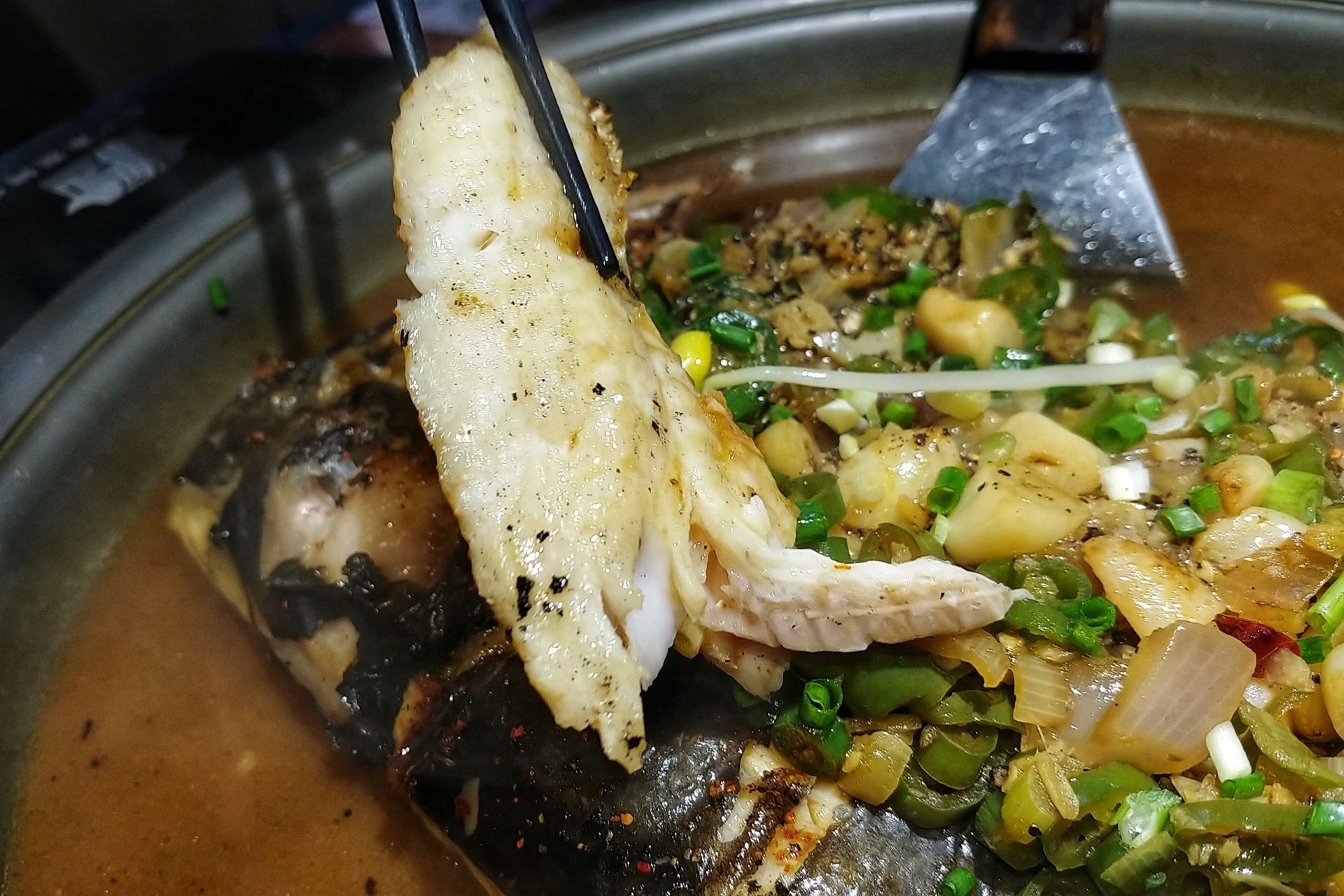 湄公鱼^烤鱼还是湄公鱼好吃呢,肉质比较鲜嫩也不容易散形还很入味.