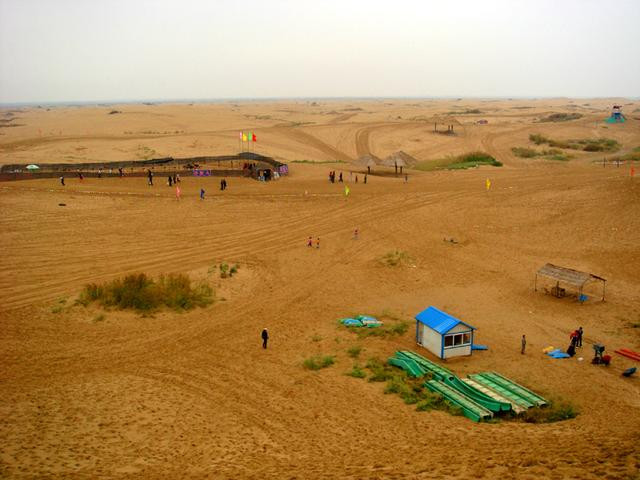宁夏旅游：从沙漠绿洲到贺兰山岩画（图）