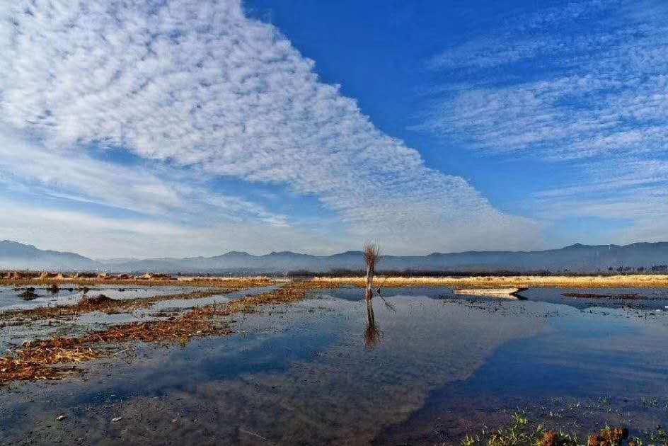 大理『劍湖』位於雲南省大理州劍川縣.