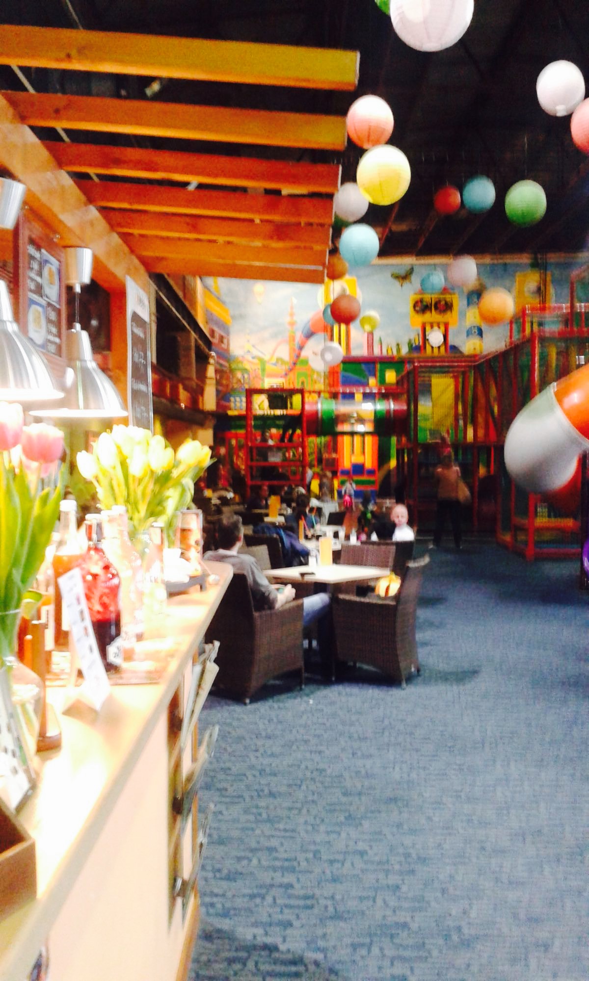 koala cafe 咖啡店 直线距离 100m