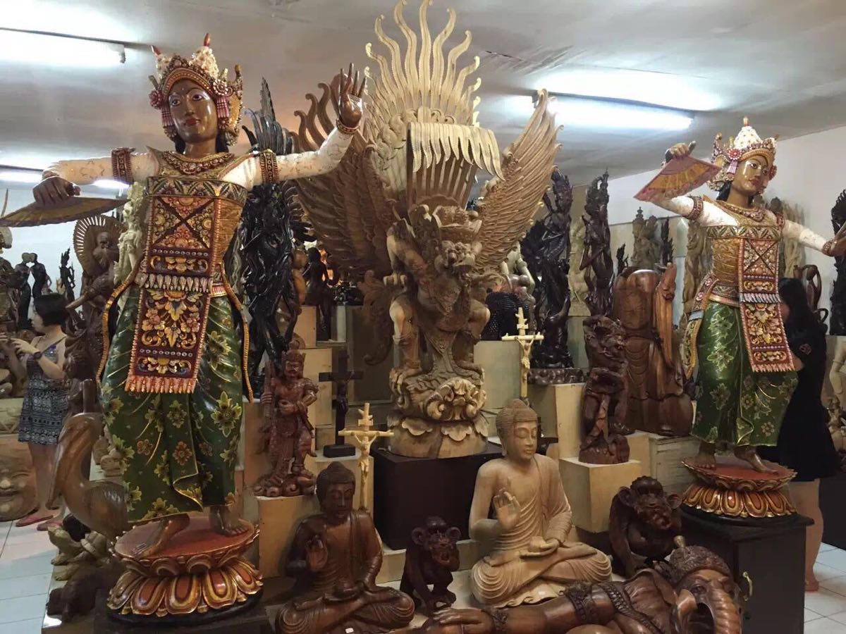 [洪枚专栏]巴厘岛的Njana Tilem父子木雕 - 南洋视界