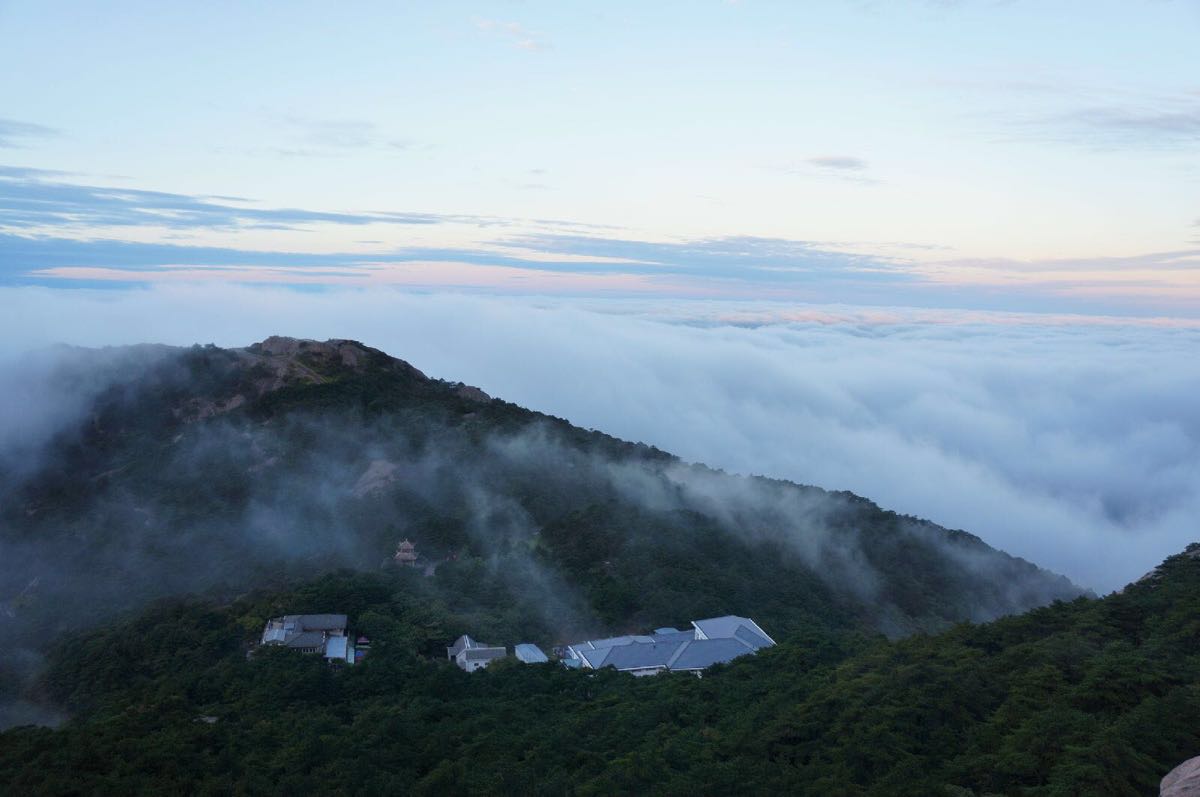 【攜程攻略】黃山風景區光明頂景點,光明頂海拔1860米,為黃山第二高峰