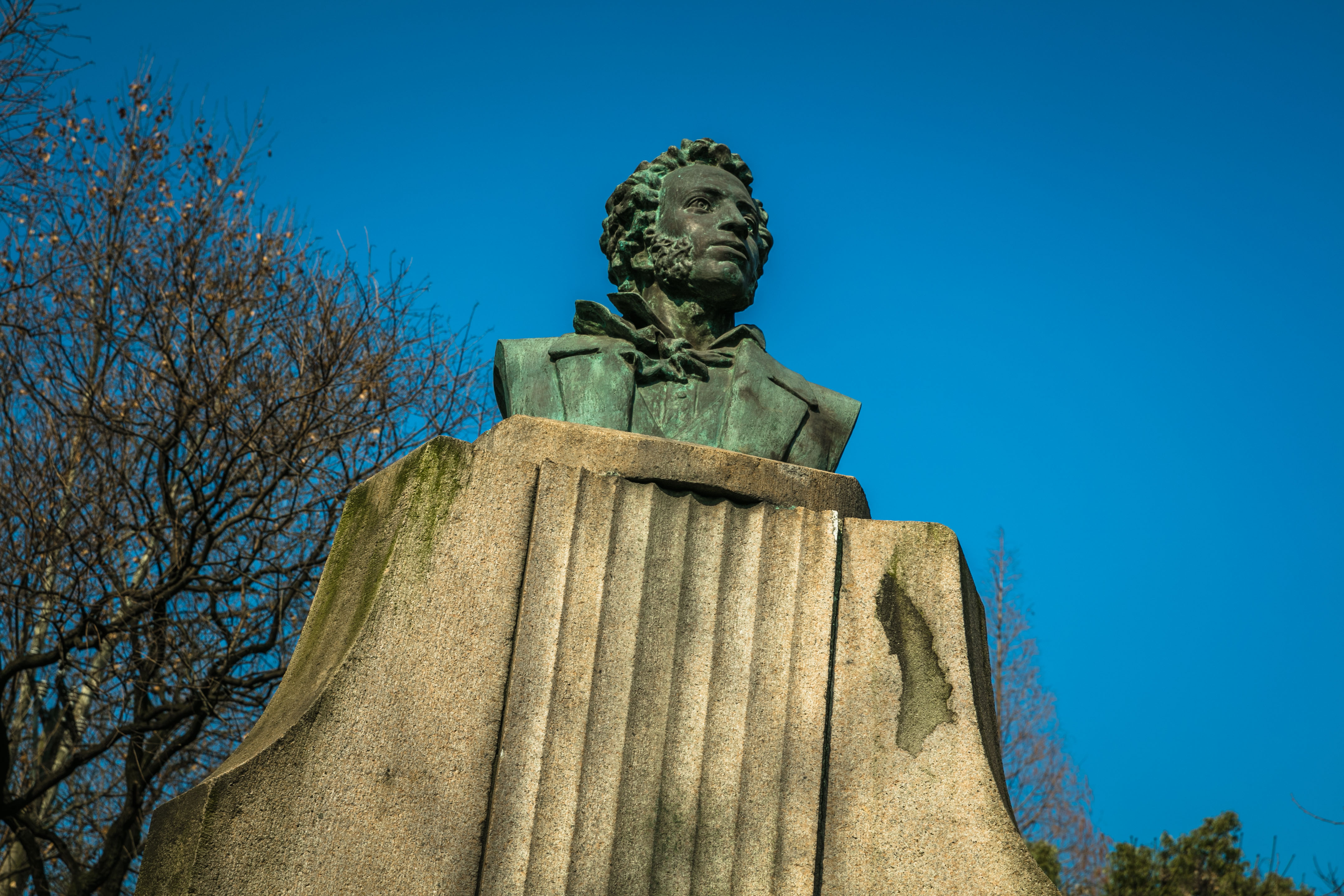 普希金雕像 直线距离105m