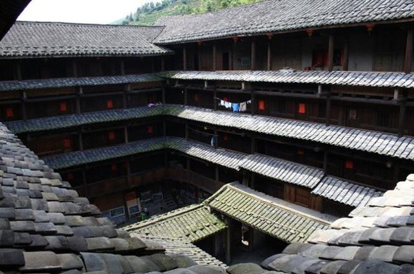 古道旁溪水边,让灵魂在云水情主题音乐客栈里