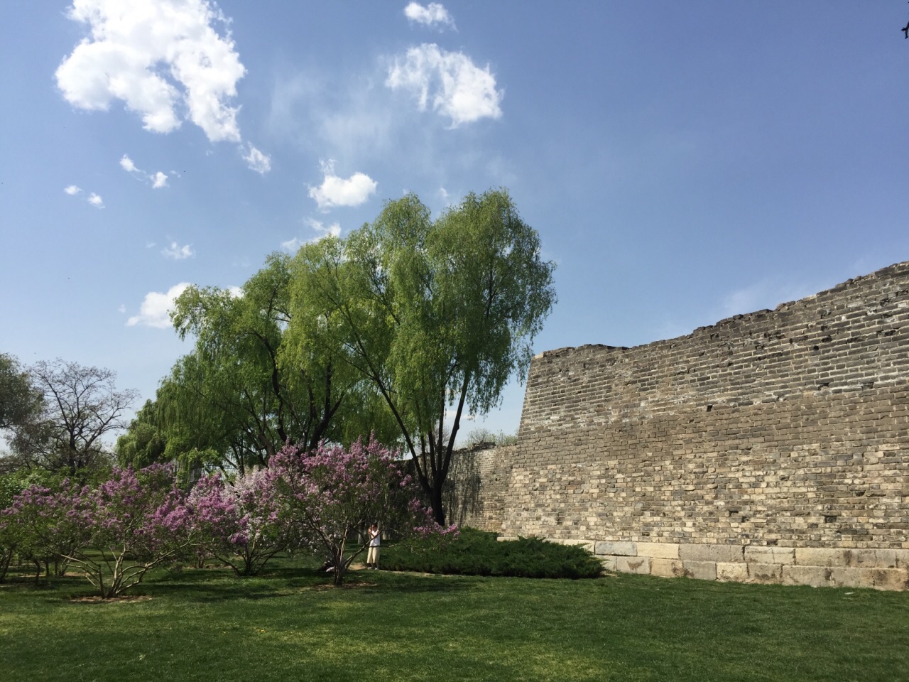 北京明城墙遗址公园景点,北京市的明城墙遗址公园位于崇文门东方向