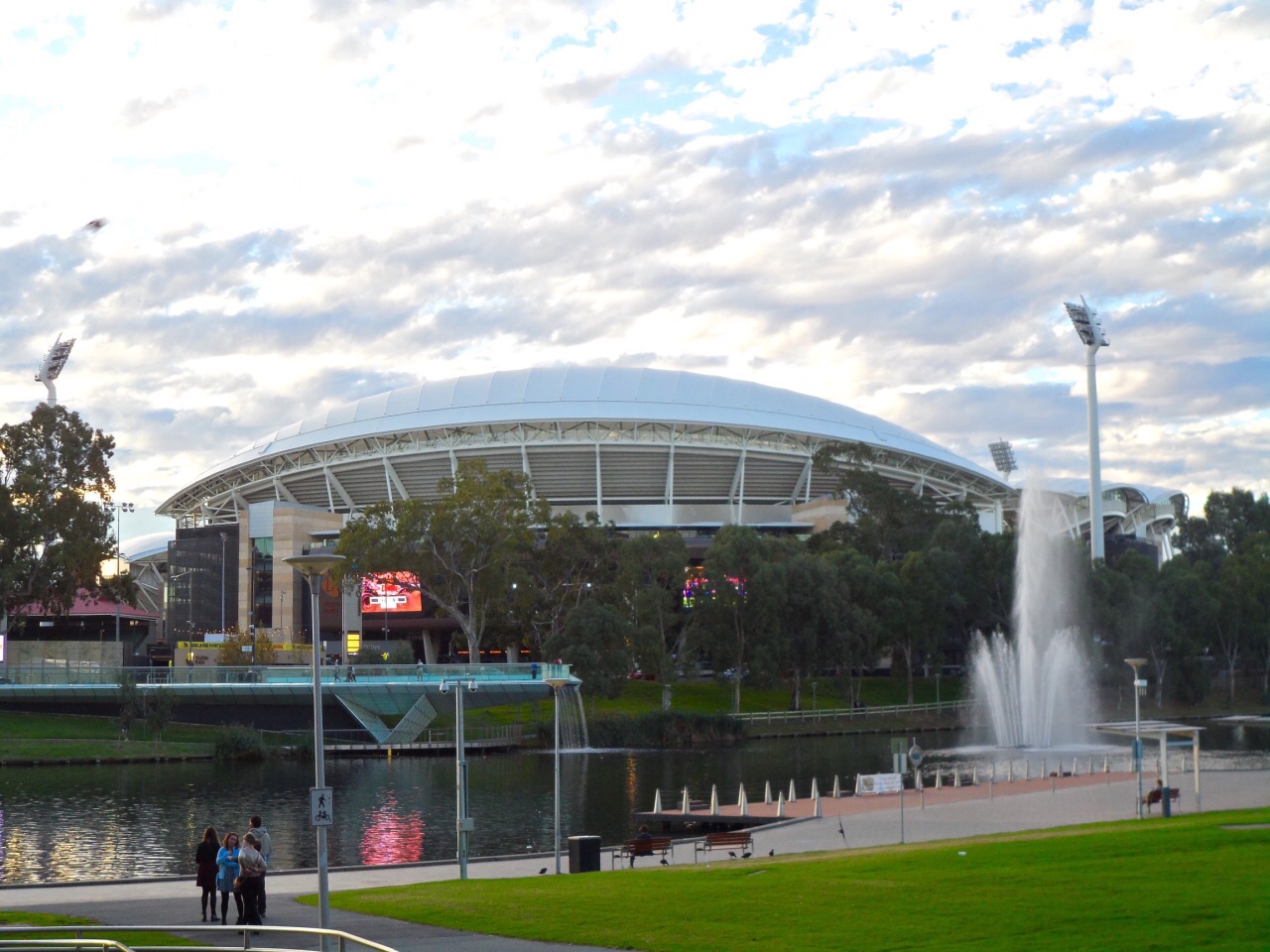 阿德莱德椭圆形体育场