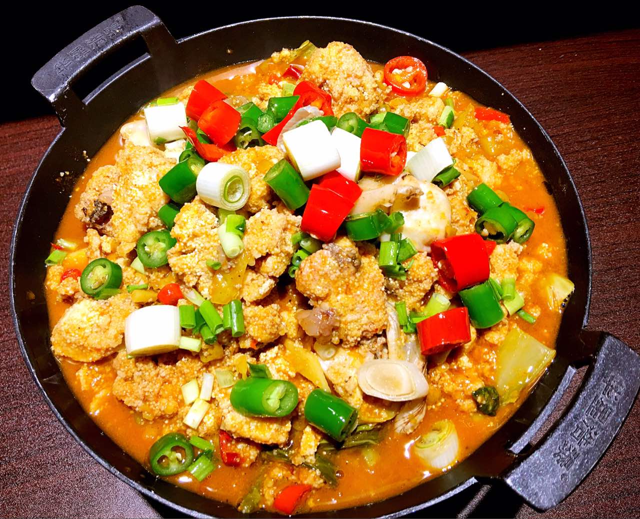 干锅鱼杂搭配里面的酸菜简直是绝