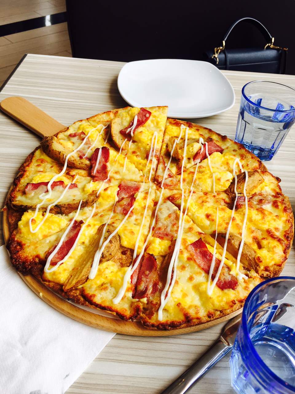 2022必胜客(新福地店)美食餐厅,挺好的服务态度好,有小朋友.