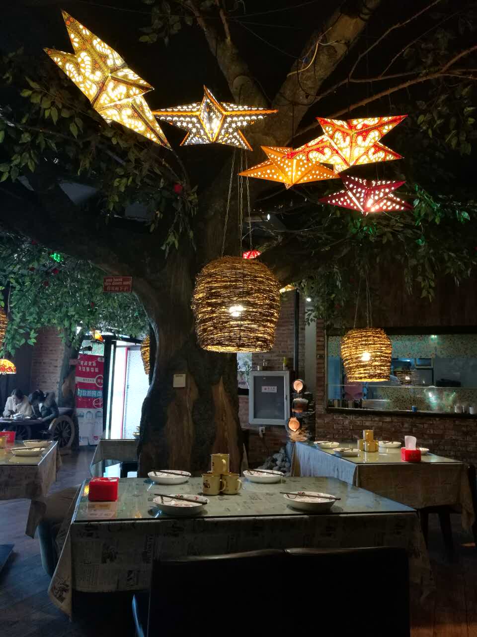 树下时尚餐厅(乐凯大街店)旅游景点攻略图