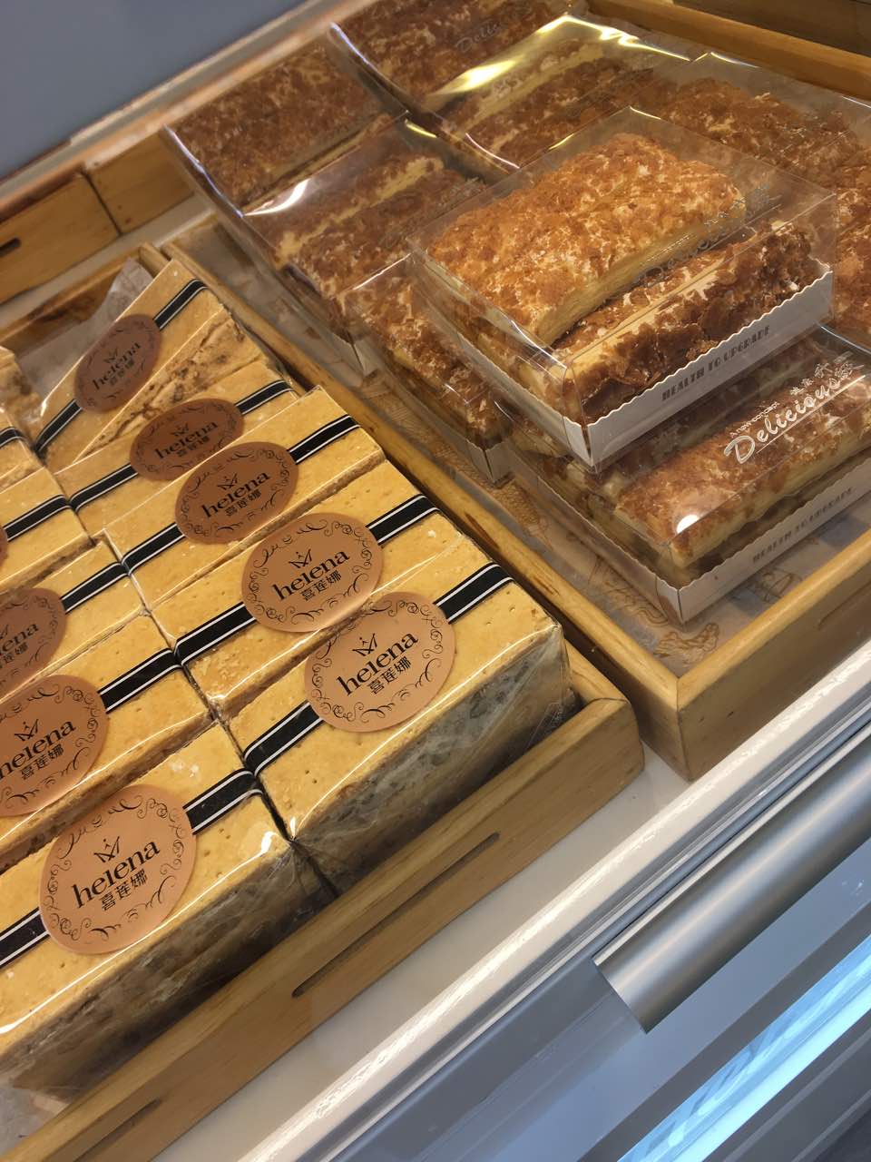 2022喜莲娜(阳光100旗舰店)美食餐厅,很喜欢吃的面包,拿破仑～～.