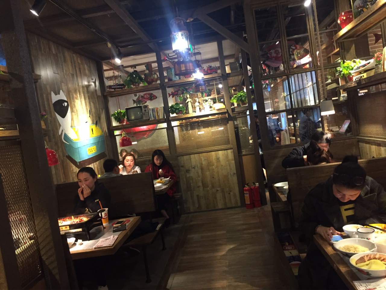 【攜程美食林】鄭州探魚(熙地港店)餐館,人多還要排隊,味道不錯,味道