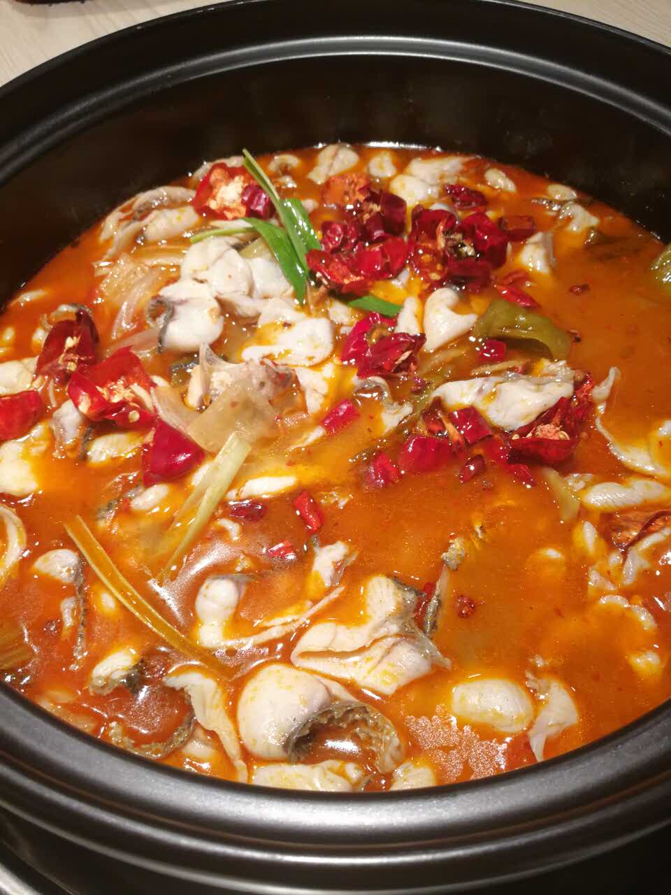 上海盆鱼宴·秘制酸菜鱼(绿地缤纷广场店)好吃吗,盆