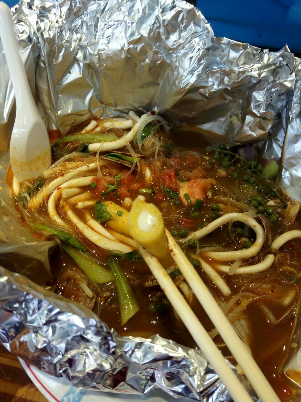    点了芝士年糕花甲套餐,另外加了肥牛和乌冬面,本身