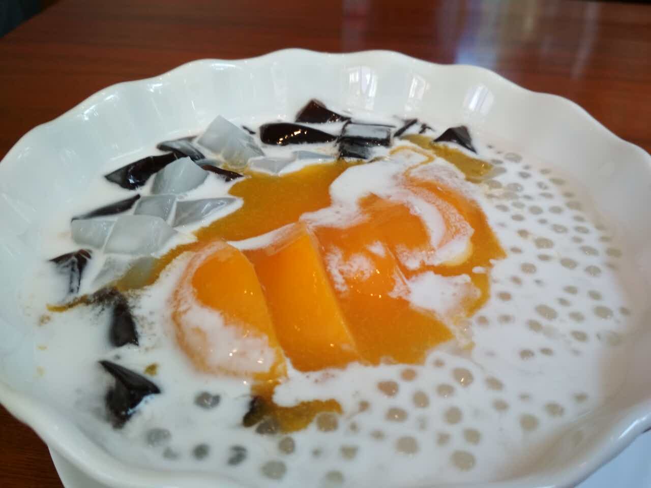 冰凉椰汁芒果凉粉西米,炎炎夏日的必然首选