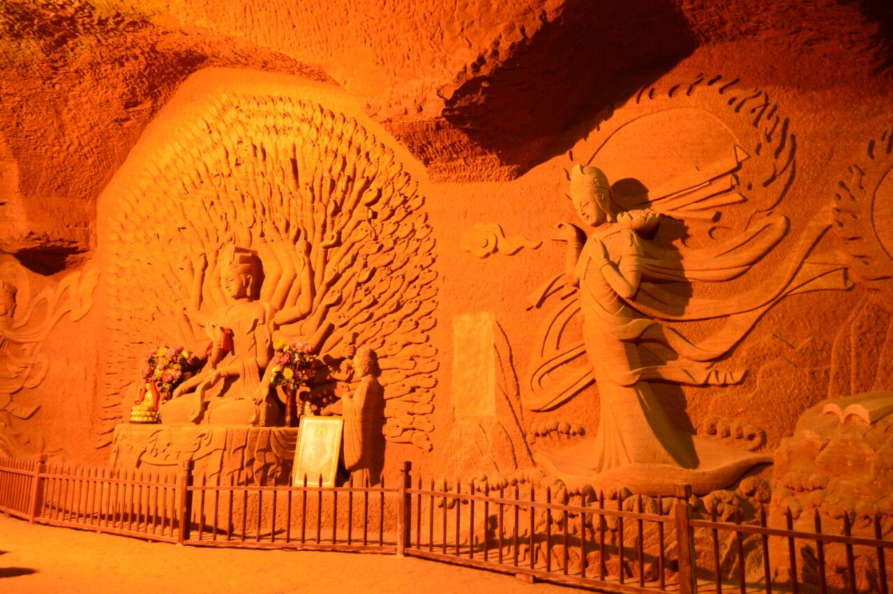 东方佛都在乐山大佛的附近4a景区因为是新修的缘故没有什么历史平时的