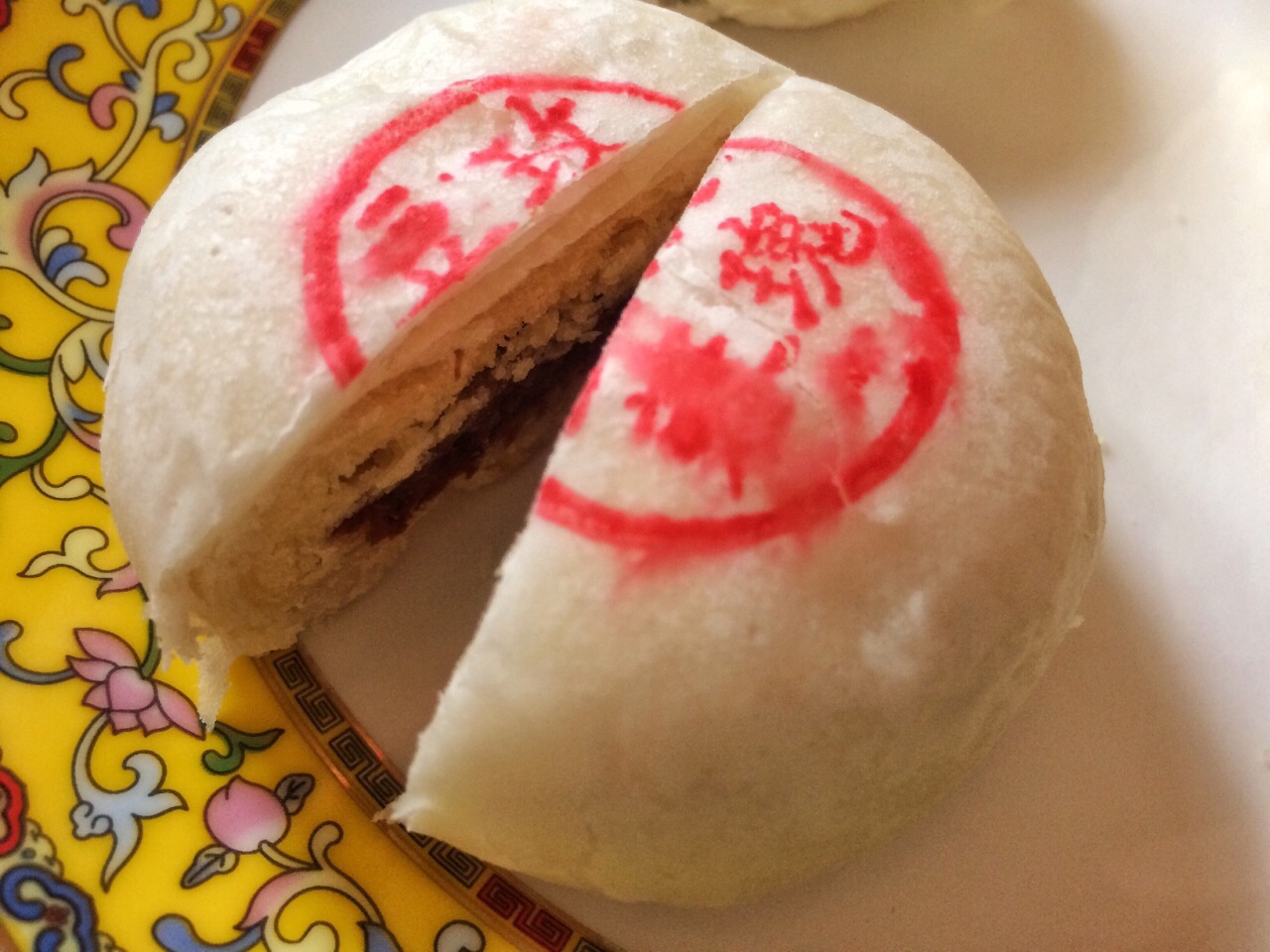 富华斋在护国寺街的护国新天地一层外围非常好找周