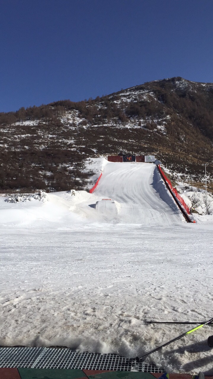 鹧鸪山自然公园滑雪场