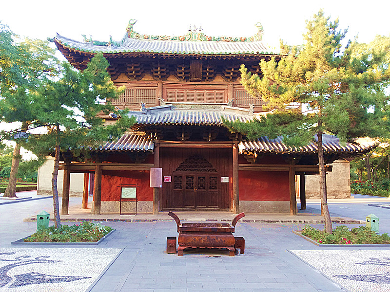 崇福寺:崇福寺属全国重点文物保护单位,位于朔州古城内东街北侧,始建