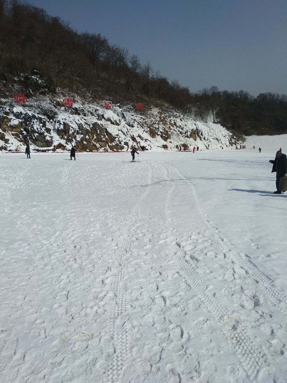 m37****464 還可以吧,最主要是帶小孩去滑雪,上面滑雪場基本都是人工