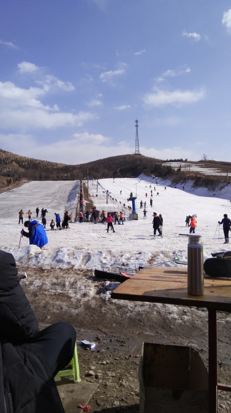 秦皇岛滑雪场图片