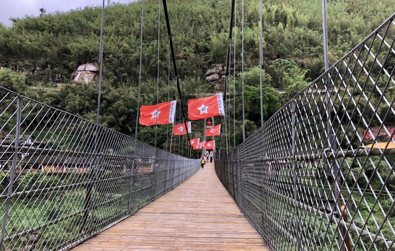 丙安古镇铁索桥图片