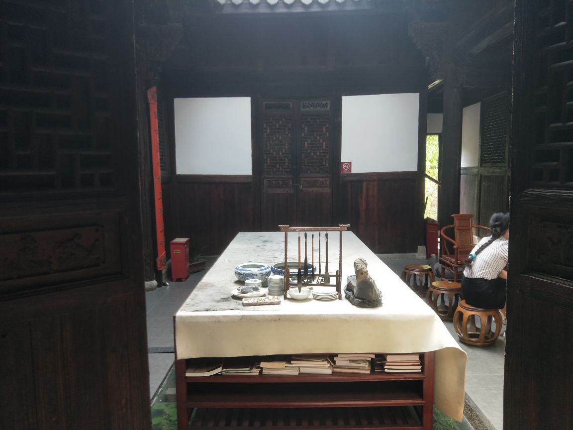 2024黄宾虹故居游玩攻略,...乌灯黑火,没什么光照,其...【去哪儿攻略】