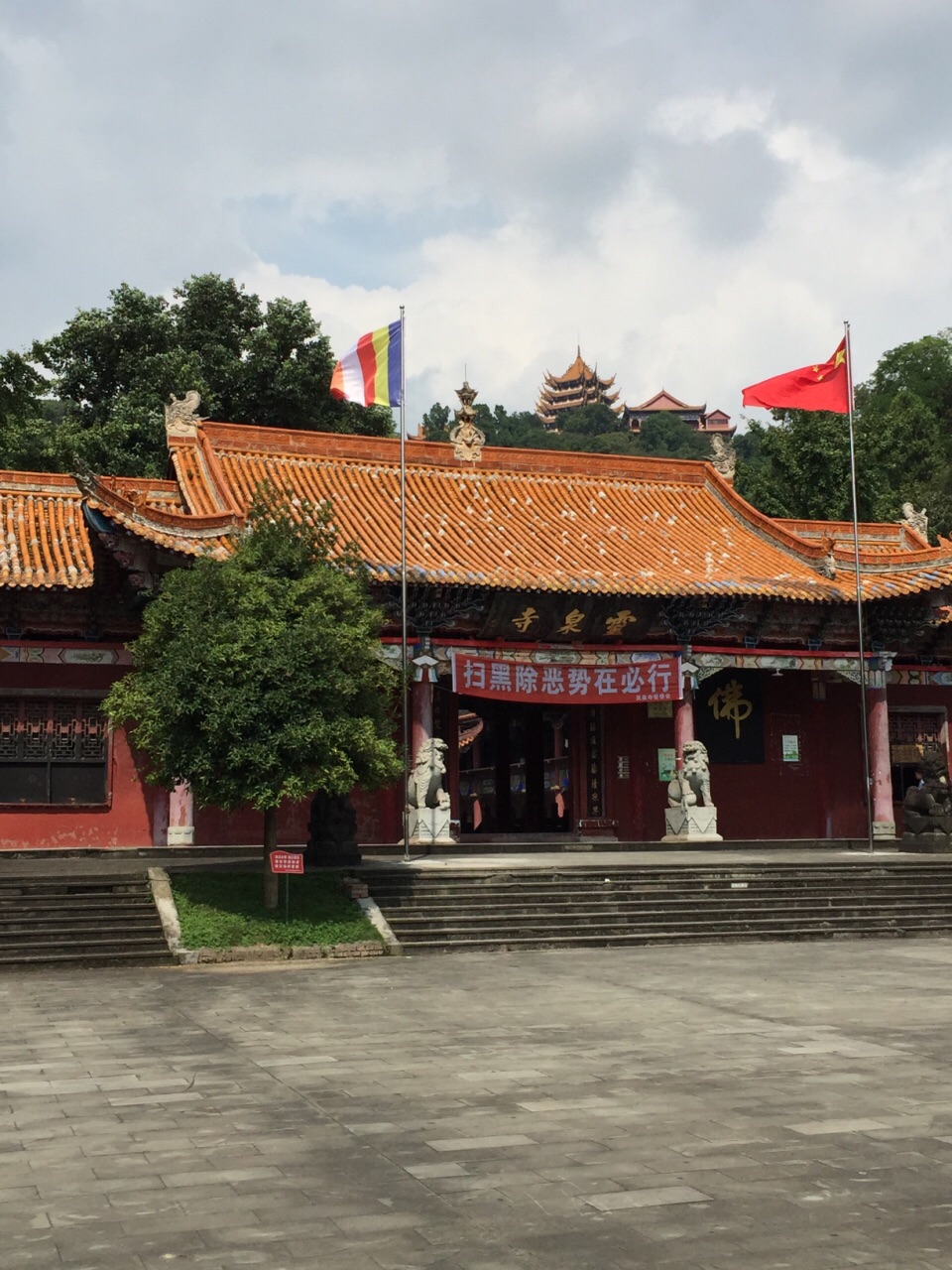 遂寧靈泉寺風景區景點,景區不大,主要是山下的靈泉寺和山上的觀音閣