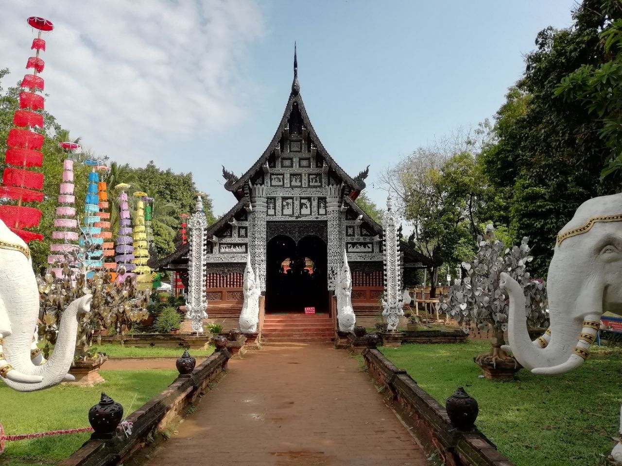 罗摩利寺,位于市区公路路边,我们当日是前往加油站途经此地而停下游览