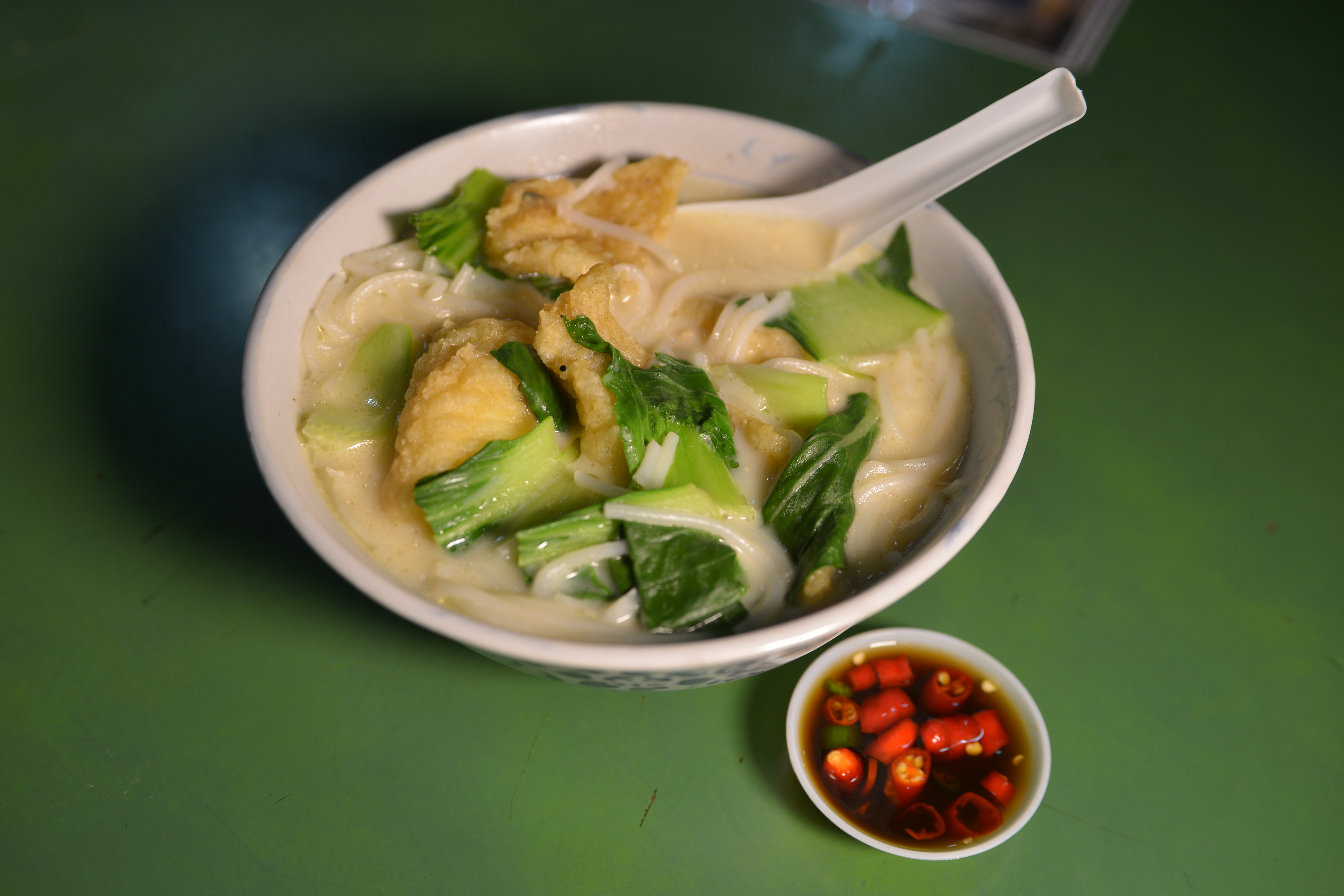 金华鱼头鱼片米粉