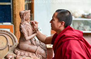 同仁游记图文-走进藏传佛教的喇嘛生活，揭密佛像泥塑大师的神秘世界